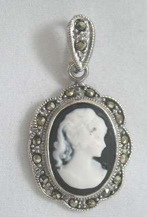 Sterling Silver Cameo Pendant.