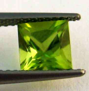 6.00 X 6.00 MM  LOVELY,  PRINCES CUT PERIDOT  1.02 CT.