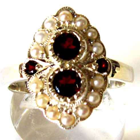 Wonderful Sterling Silver , Garnets and Pearls Ring