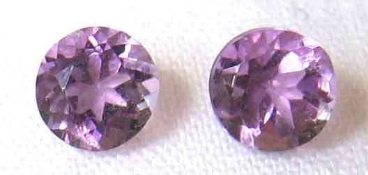 1 lot, 2 pieces of 4.00 mm round cut Amethysts, T. W. 0.54 ct.