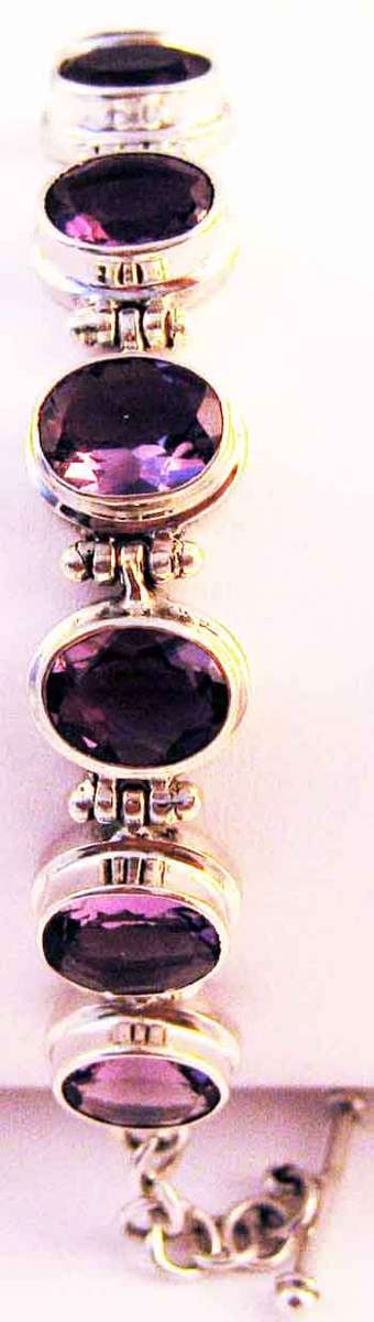 Lovely STERLING SILVER BRACELET SET WITH  GENUINE AMETHYST 14.30CT