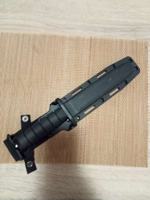 KA-BAR 1211 combat knife with holder