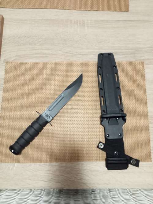KA-BAR 1211 combat knife with holder