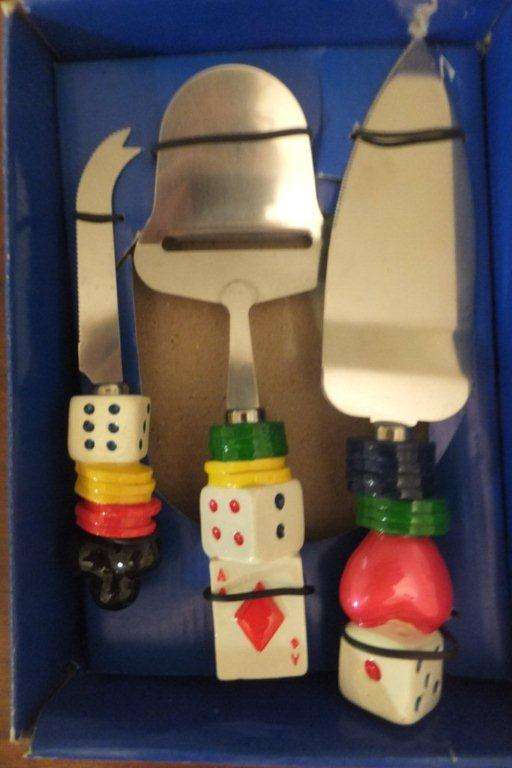 Small Round Cheese Board with 3 cheese knives with unusual ace / hearts / dice handle detail