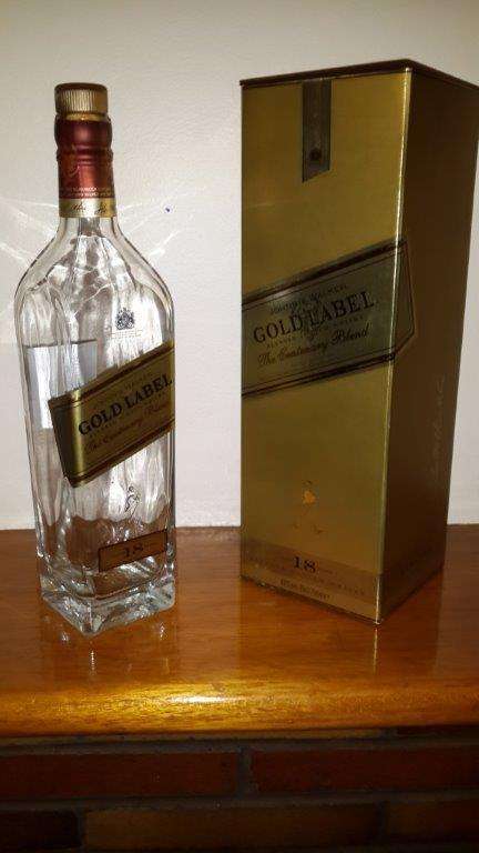 Johnnie Walker Gold Label Centenary 18 year old Blend Whisky Bottle & Box - collectable items
