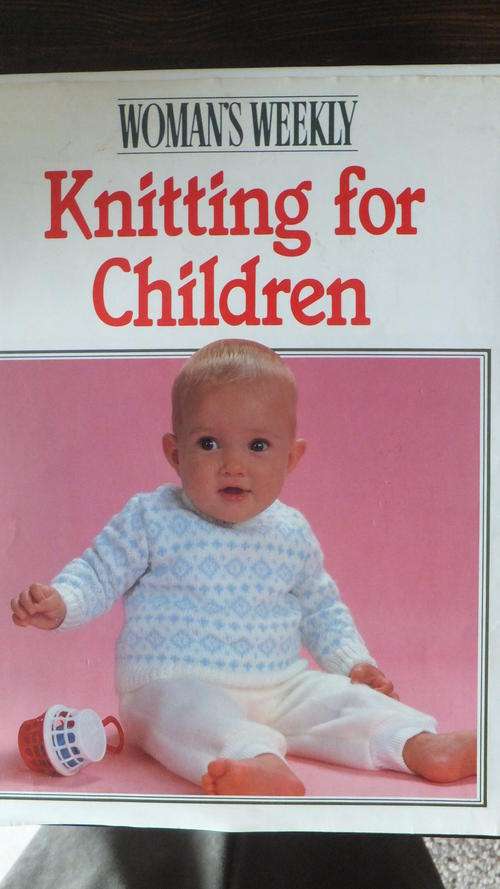 Hard cover book : Knitting for Children - author Woman's Weekly