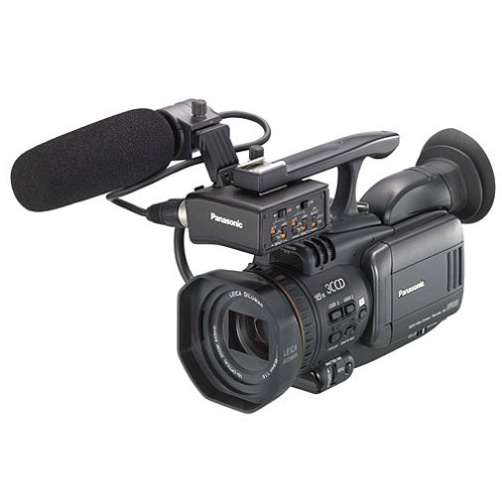 Panasonic AG-DVC30 Professional 3CCD MiniDV Camcorder w/16x Optical Zoom (PAL)