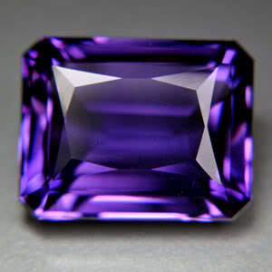 8.75ct.RAVISHING DEEP PURPLE AFRICAN AMETHYST GEM