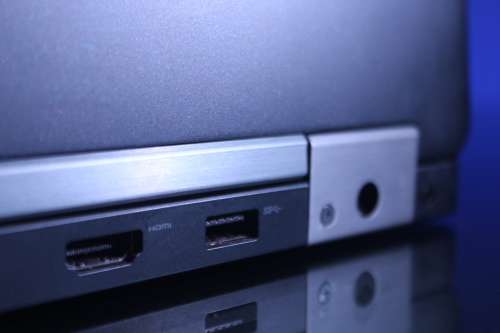 Dell Latitude E5570 i5 6th Gen 4GB Ram 465GB HDD HD Graphics Damage on body of