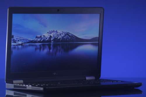 Dell Latitude E5570 i5 6th Gen 4GB Ram 465GB HDD HD Graphics Damage on body of