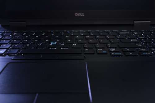 Dell Latitude E5570 i5 6th Gen 4GB Ram 465GB HDD HD Graphics Damage on body of