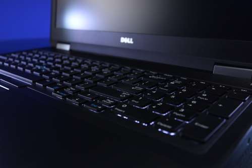 Dell Latitude E5570 i5 6th Gen 4GB Ram 465GB HDD HD Graphics Damage on body of