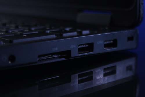 Dell Latitude E5570 i5 6th Gen 4GB Ram 465GB HDD HD Graphics Damage on body of