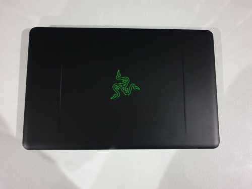 Razer Blade Stealth 13.3` Touchscreen i7-6500U 8GB Ram. The laptop doesn`t switch on
