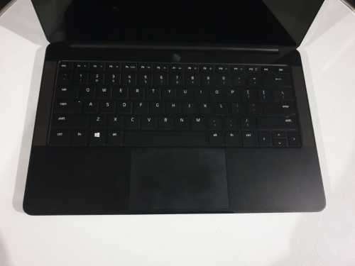 Razer Blade Stealth 13.3` Touchscreen i7-6500U 8GB Ram. The laptop doesn`t switch on