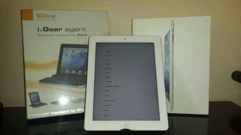 Apple iPad 3rd generation (16GB) 3G + wifi + Keyboard