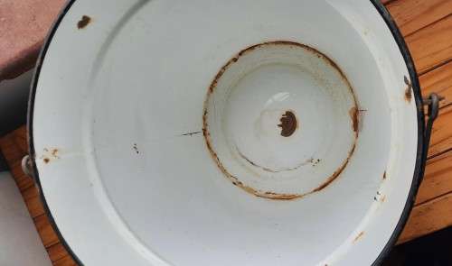 vintage enamel bucket with lid (some rust as shown in pics)