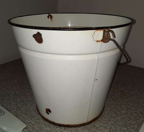 vintage enamel bucket with lid (some rust as shown in pics)