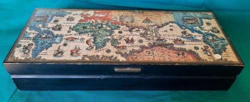 Vintage decorative wooden trinket/jewellery box