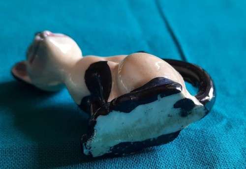 Wade Whimsie hat box series Disney `Si` and `Am` pair of figurines (tiny chip on each)