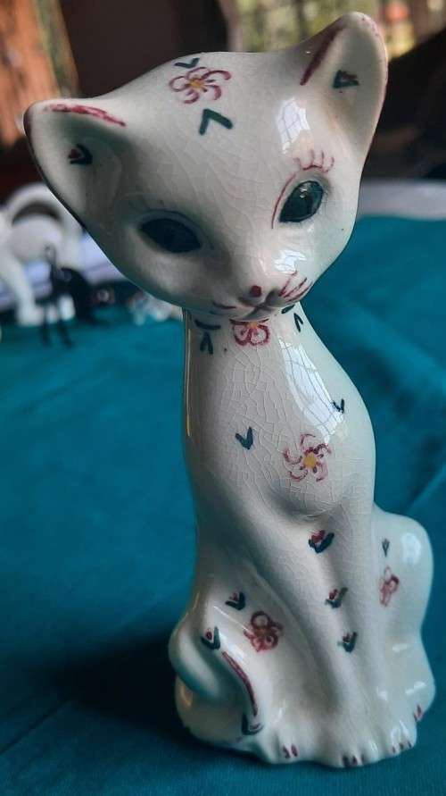 Vintage Cat figurine, possibly Italian made, gorgeous with handpainted flowers