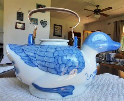 Collectable DUCK teapot with copper handle - lovely piece