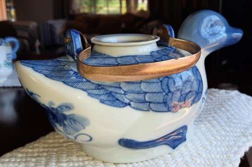 Collectable DUCK teapot with copper handle - lovely piece
