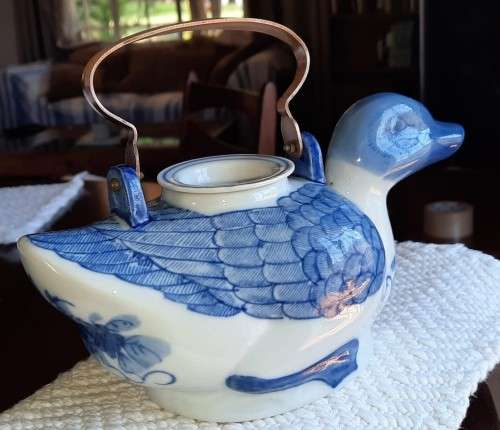 Collectable DUCK teapot with copper handle - lovely piece