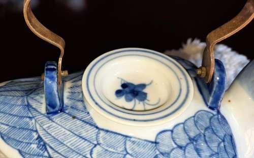 Collectable DUCK teapot with copper handle - lovely piece