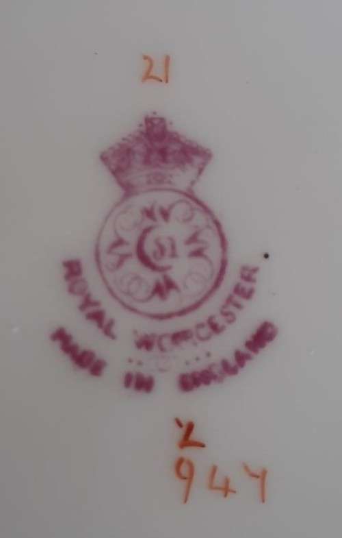 Royal Worcester made in England square shape serving plate 1937
