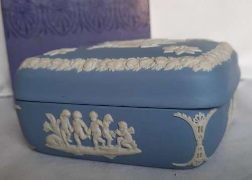 WEDGWOOD blue Candy box/ trinket box with original box, in pristine condition