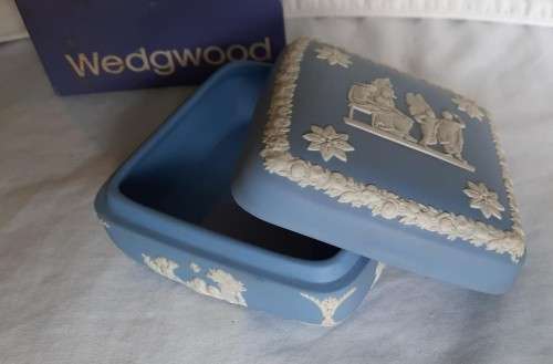 WEDGWOOD blue Candy box/ trinket box with original box, in pristine condition