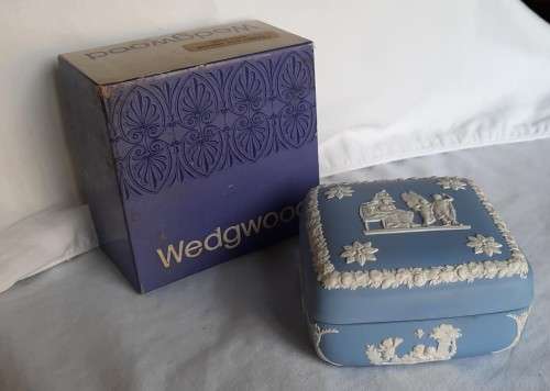WEDGWOOD blue Candy box/ trinket box with original box, in pristine condition