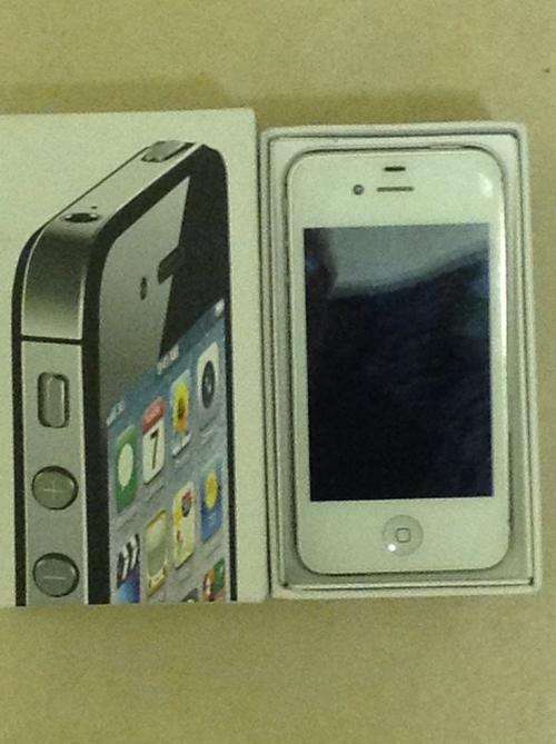 Apple iPhone 4S