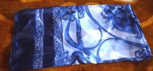 PRINTED SILK SCARF - ACCESSORIZE YOUR BLAND OUTFITS - 96cm X 96cm