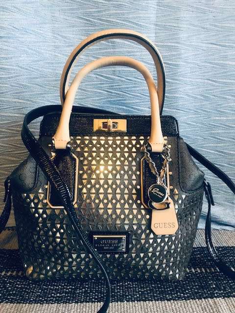 Guess Kabelka Park Lane Shine Turn-Lock Satchel