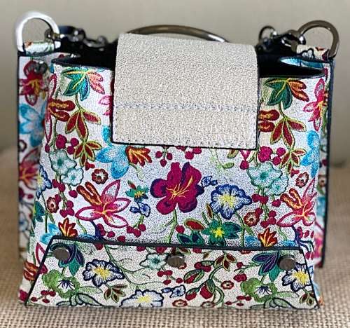 Stunning Trendy Floral Bag With Thick Chain Strap