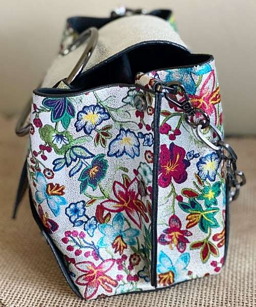 Stunning Trendy Floral Bag With Thick Chain Strap