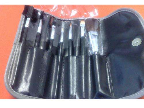 FREE SHIPPING - 8PC PROFESSIONAL MAKE-UP BRUSH SET