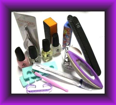 17PC COMPLETE MANICURE SET IN A CARRY BAG