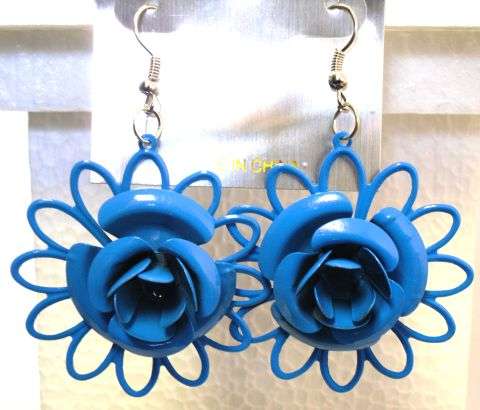 CRAZZZY R1 AUCTION - FLOWER SHAPE NEW STYLE EARRINGS