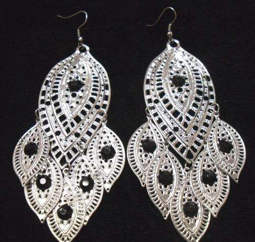 BUY 1 GET 1 FREE PROMO - CRAZZZY R1 AUCTION - LONGER LENGTH SUMMER EARRINGS