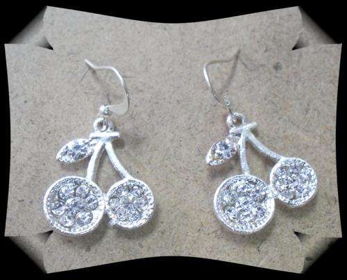BUY 1 GET 1 FREE PROMO - CRAZZZY R1 AUCTION - DIAMANTE EARRINGS