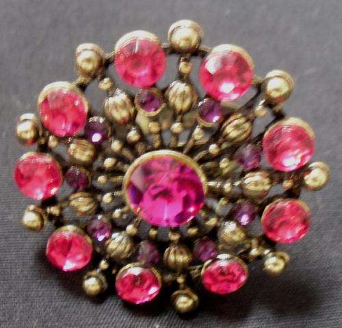 CRAZZZY R1 AUCTION - RHINESTONE ANTIQUE RING - ADJUSTABLE SIZE