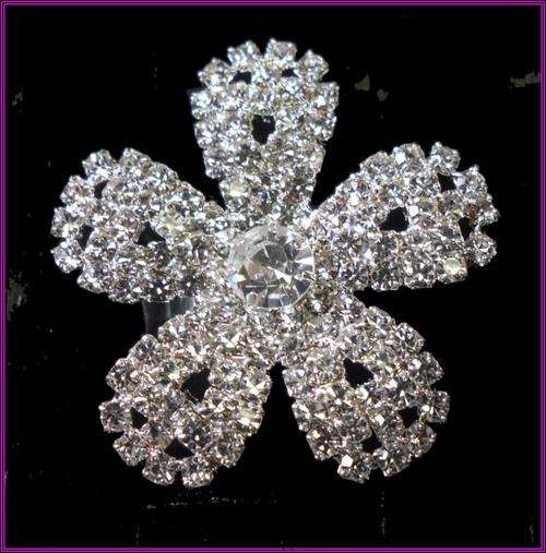 CRAZZZY R1 AUCTION - LARGE DIAMANTE RING - ADJUSTABLE BAND