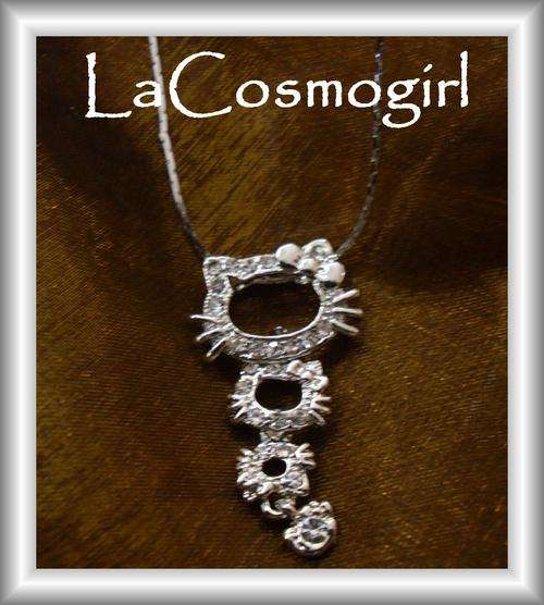 CRAZZZY R1 AUCTION - diamante HELLO KITTY pendant on a silver costume necklace