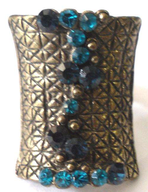 CRAZZZY R1 AUCTION - ANTIQUE RING WITH DIAMANTES  - ADJUSTABLE BAND