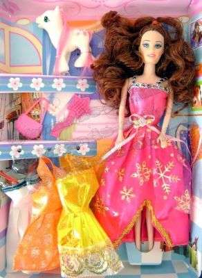 *** Vogue Beauty Dollset *** - Includes Dresses, Accessories & Little Pony!!!