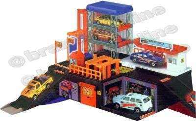 Brand New!!! *** Parking Lot Gas Station Garage *** - Ramps, Cars and lift !!!