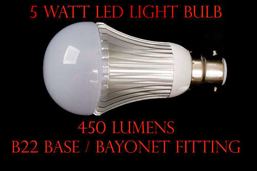 5 WATT LED LIGHT BULB - MASSIVE ENERGY SAVINGS - 50'000 HOURS LIFESPAN - IMPACT RESISTANT